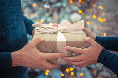 7 Tipps, wie du Geschenke nachhaltig und umweltfreundlich verpackst